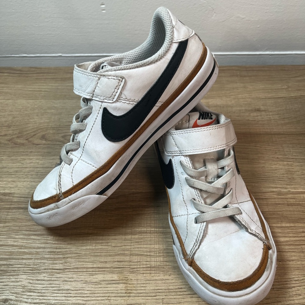 Boy's Nike Court Legacy Sneaker Little Kid DA5381-102 White/Black/Gum Leather